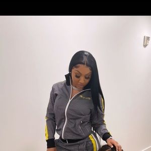 Meet your Posher, Mia